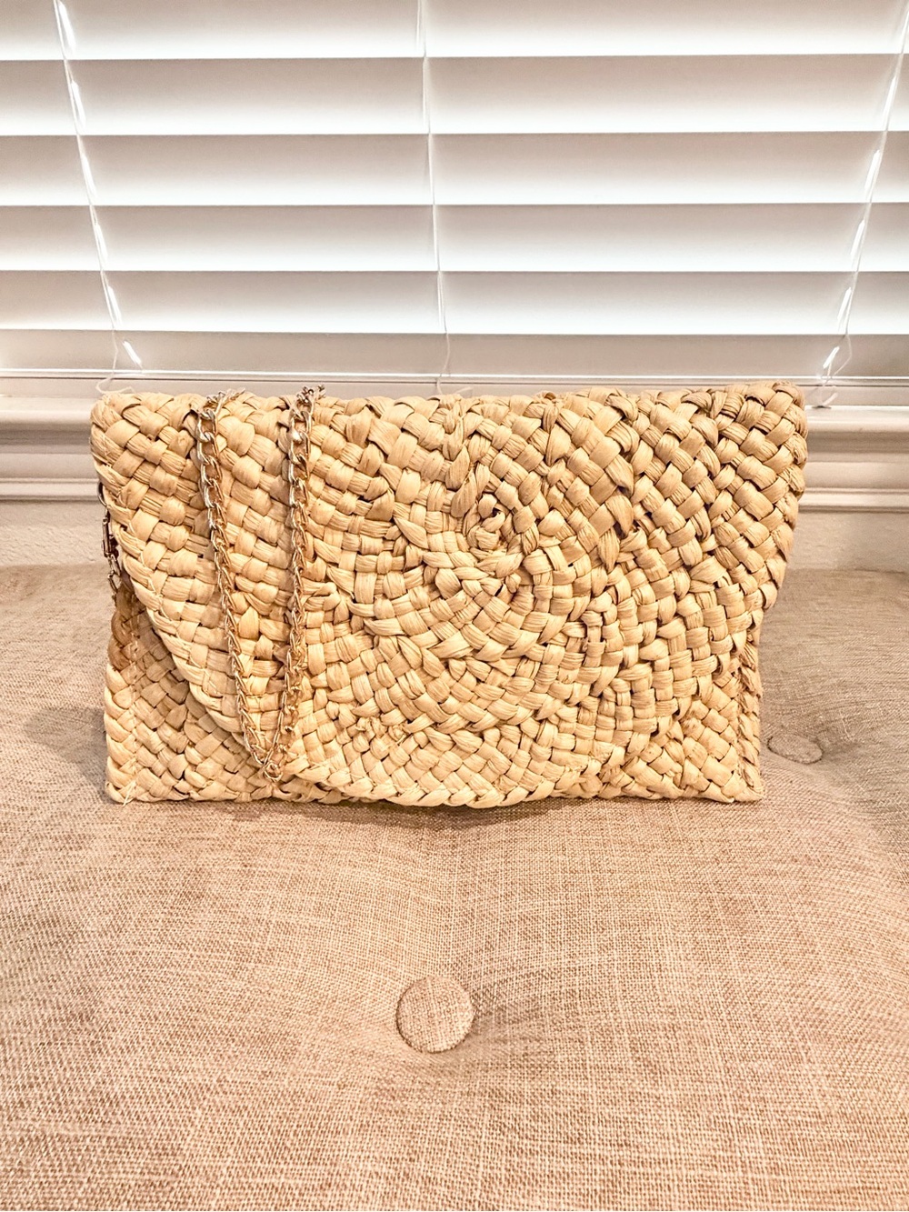 Woven Straw Crossbody Clutch - Natural